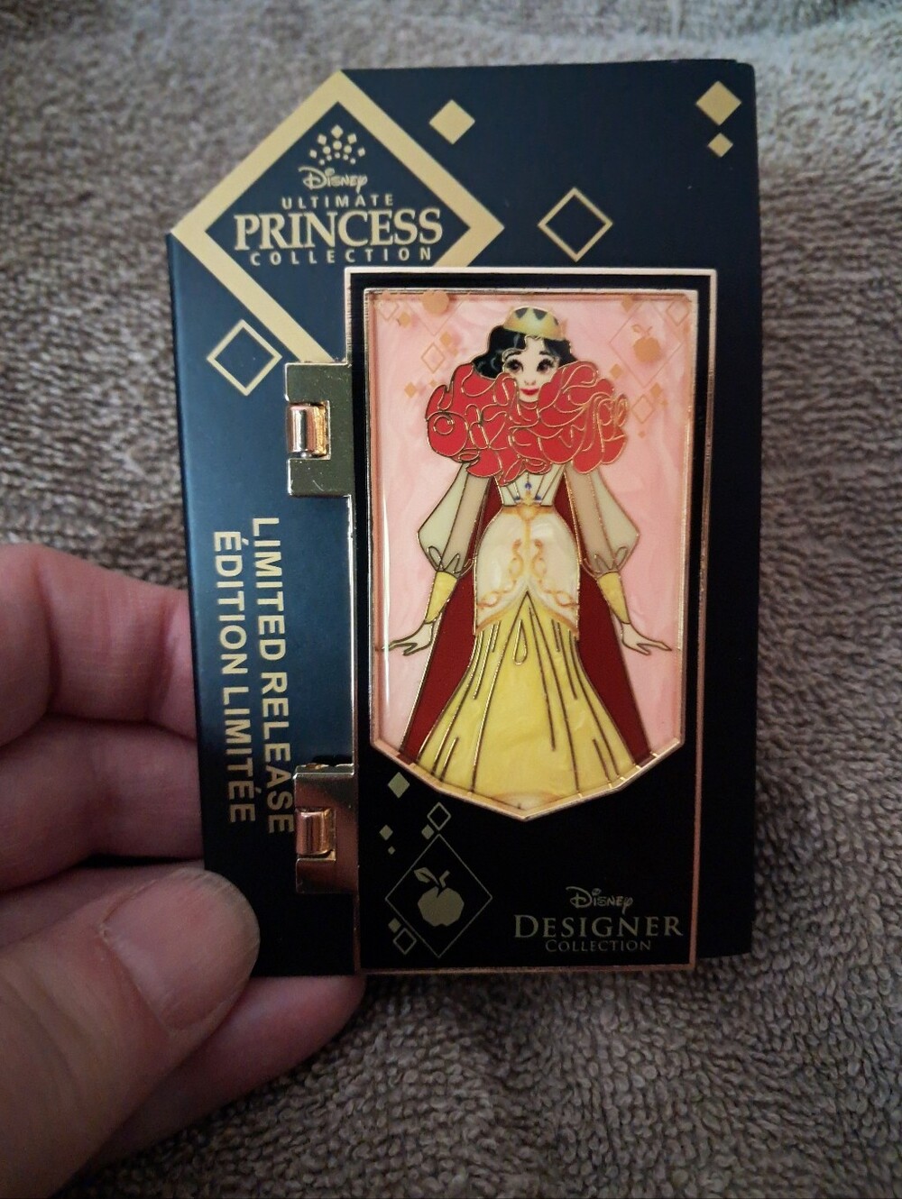 Snow White Designer Princess Collection Pin